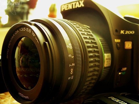 Macro shot of the Pentax K200D dslr camera taken with a Kodak C875 compact